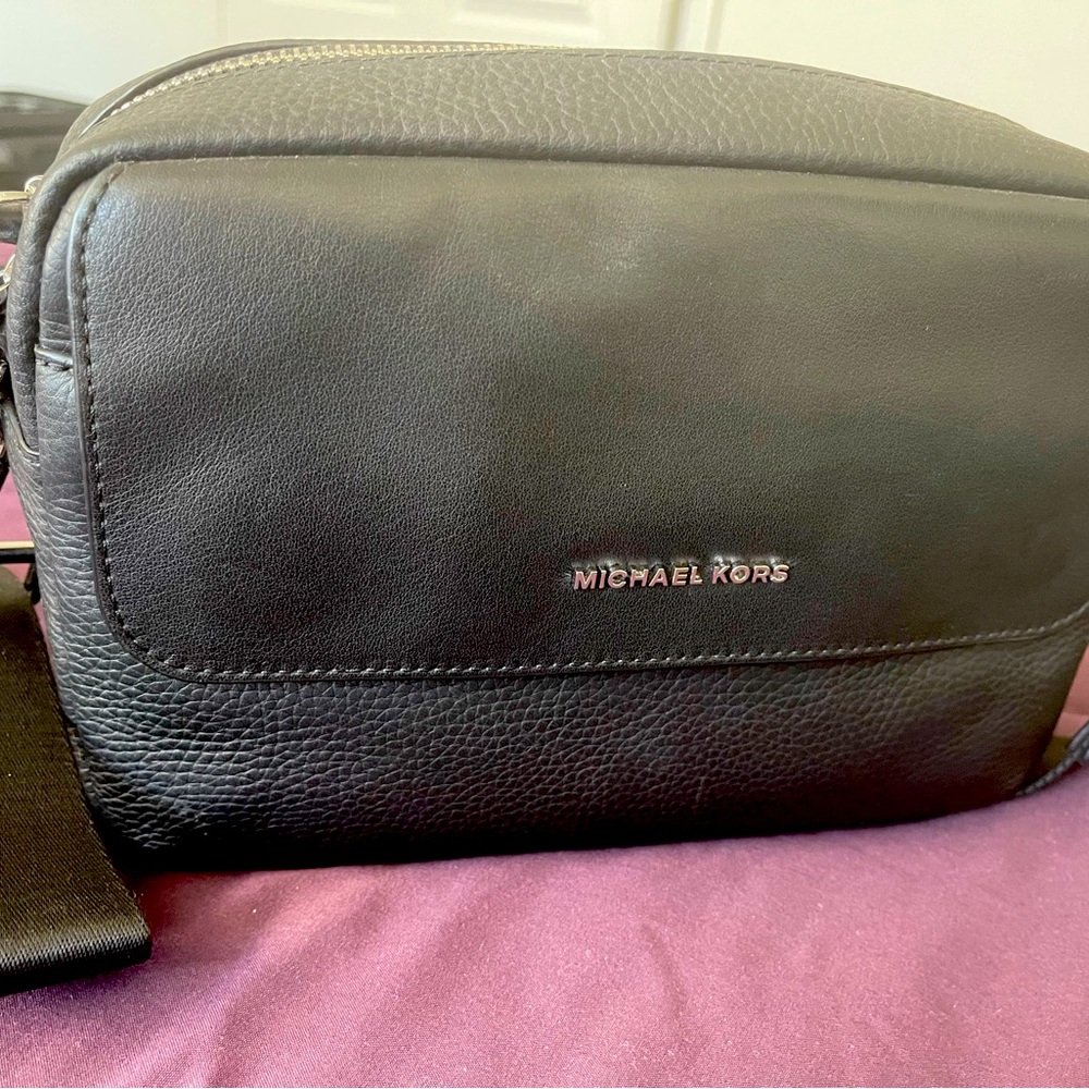 MICHAEL KORS- leather crossbody bag